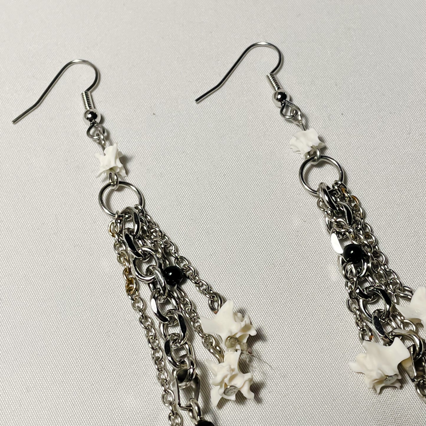 Teardrop&chain bone earrings