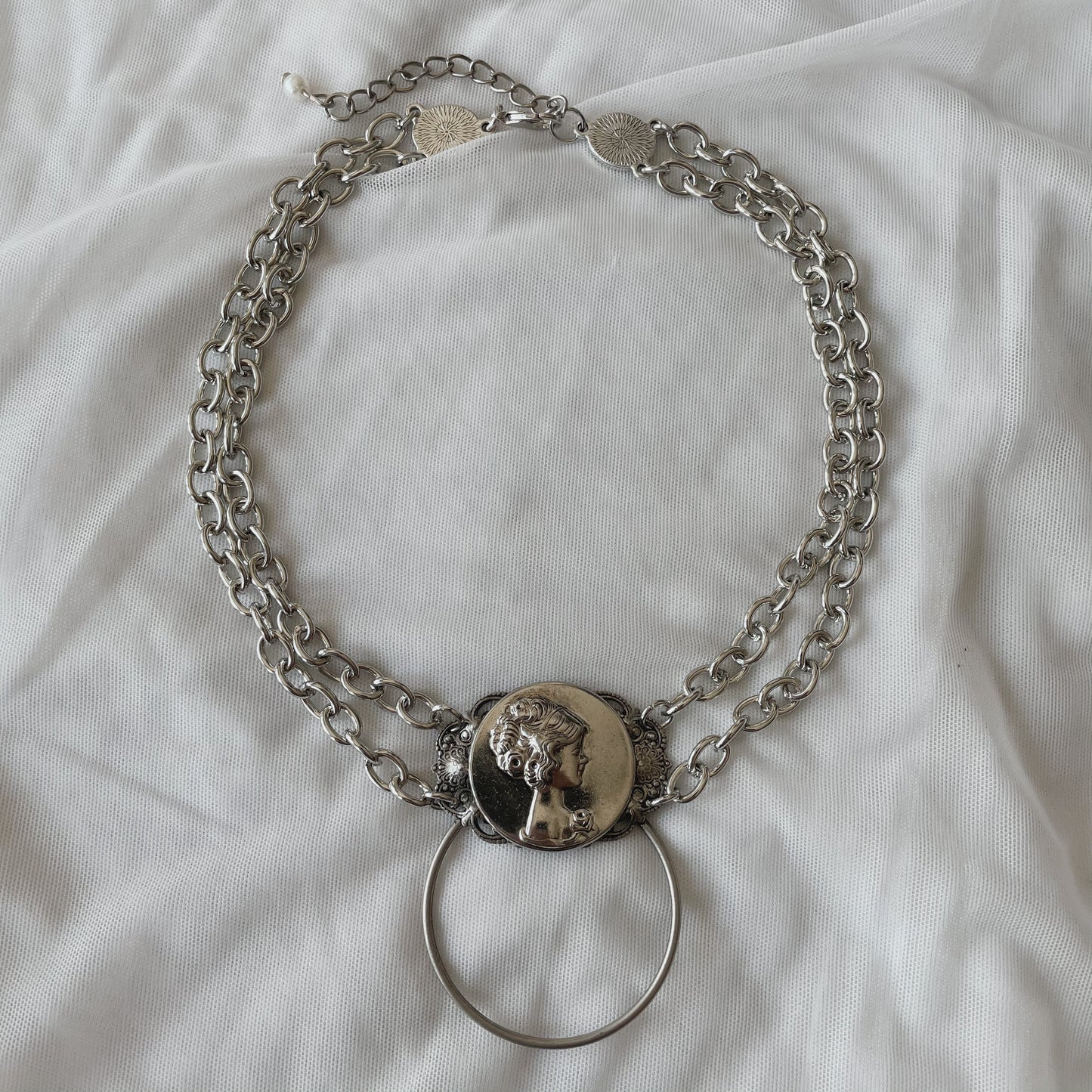 Antique o-ring choker