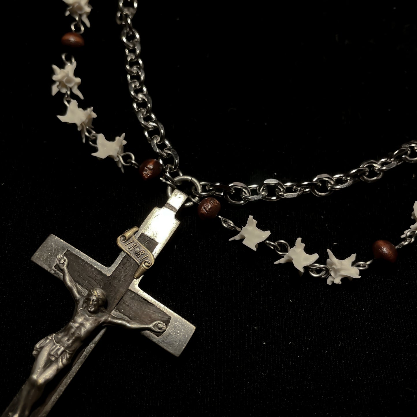 XL Cross choker