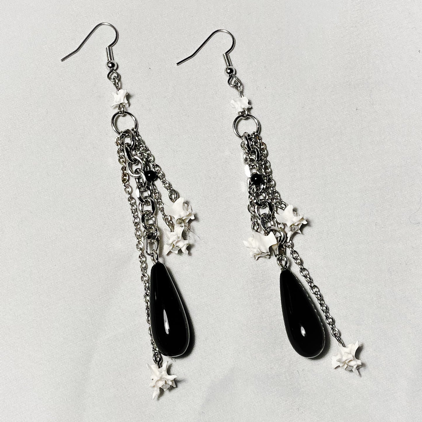 Teardrop&chain bone earrings